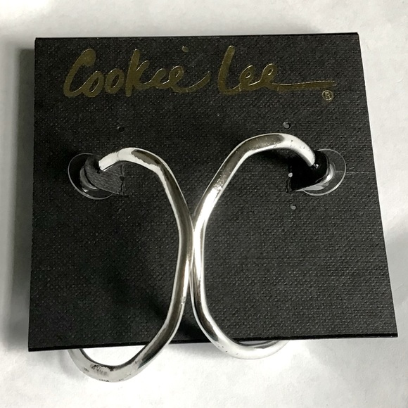 ➰Curvey Wavy Silver Hoop Earrings by Cookie Lee - Picture 3 of 5